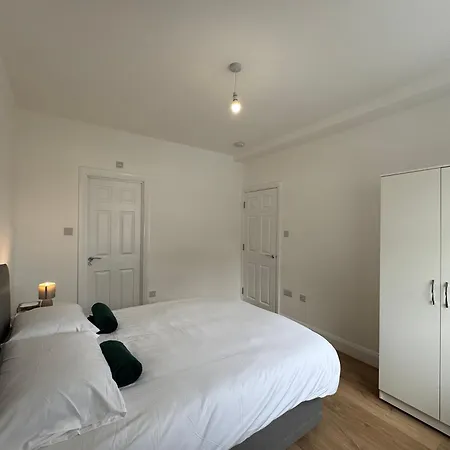 Apartment Beddington Serviced *