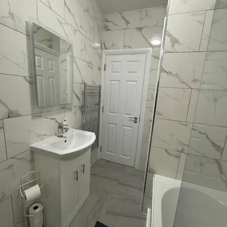 Beddington Serviced Apartment