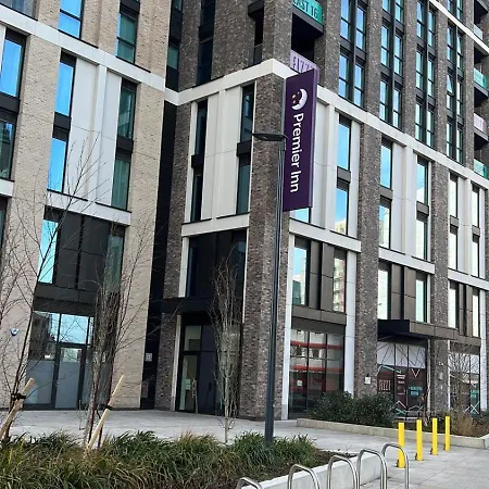 Ac Luxe Penthouse With Free Parking London
