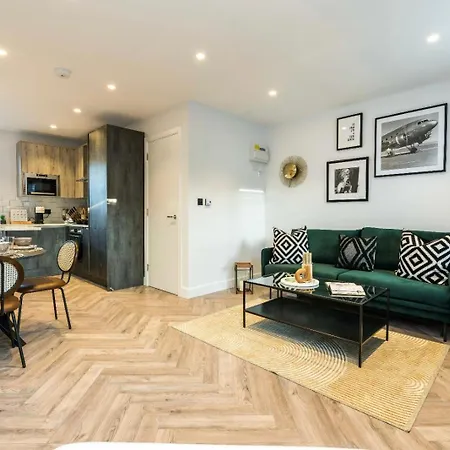 Convenient Family Flat-stylish Unique London
