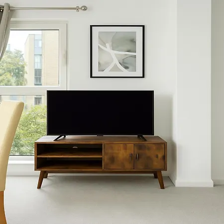 Apartment 2 Bed Balcony Flat Chelsea Harbour London