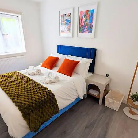 Apartment Stylish 2br Flat Woolwich London