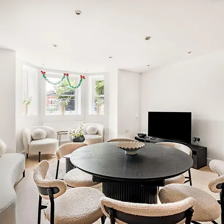 Pass The Keys Modern Spacious Flat Wcar Park In South * London