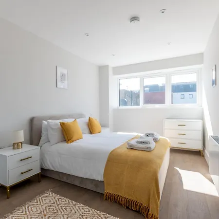 Pass The Keys Chic Retreat London 1 Minute To Station * Surbiton