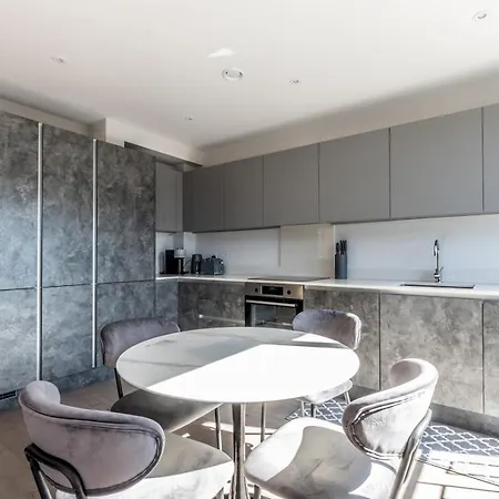 Pass The Keys Chic Retreat London 1 Minute To Station Apartment Surbiton