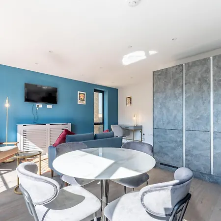 Apartment Pass The Keys Chic Retreat London 1 Minute To Station