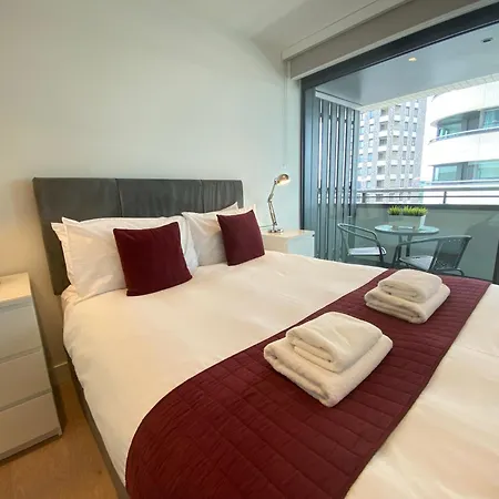 Roomspace Serviced -oasis Way Apartment