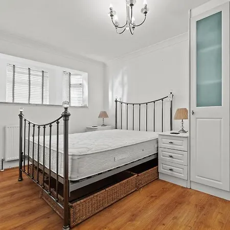 Beautiful Kensington Flat 2 Bed With Garden And Wifi *