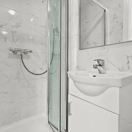 Beautiful Kensington Flat 2 Bed With Garden And Wifi