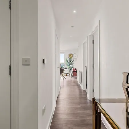 Khayat Homes - The Lasgidi - Two Bed Barking (Greater London)