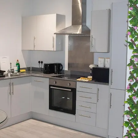 Apartment Luxury 1br Flat Near Heathrow Harmondsworth