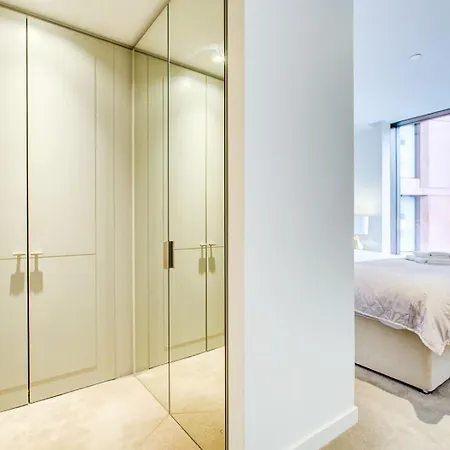 Mayfair Luxury Apartment *