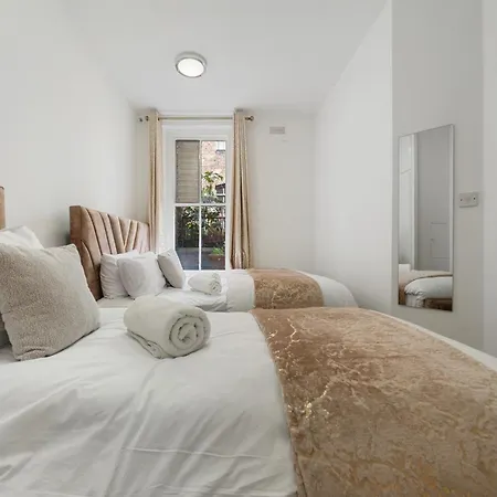 Stylish In Vibrant Soho Unbeatable Location Wdg Apartment