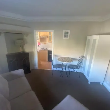 Apartment Cosy Elmhurst Retreat *