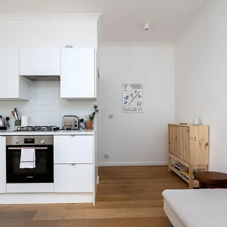 Guestready - Sleek & Serene In Hackney *