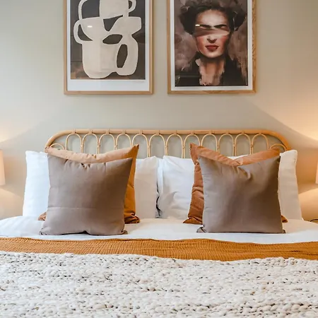 Apartment Be - The Chinatown Residences London