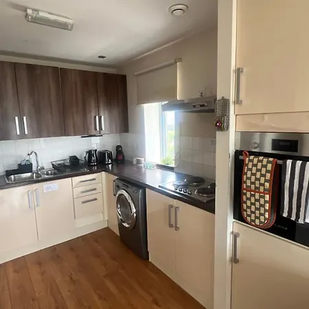 Apartamento Sunset Heights Bright 2br With Views And Free Parking Londres