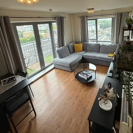 Sunset Heights Bright 2br With Views And Free Parking Appartement *