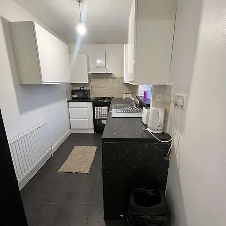 Flat In Shepherd's Bush Apartment *