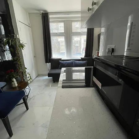 Lovely Ground Floor Miles *