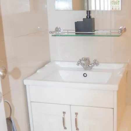 Spacious 2 Bedroom Flat For 6 With Garden Access In Brixton And Stockwell Apartment London