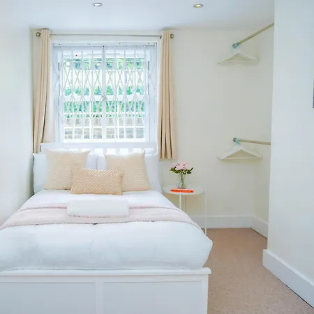 Spacious 2 Bedroom Flat For 6 With Garden Access In Brixton And Stockwell London