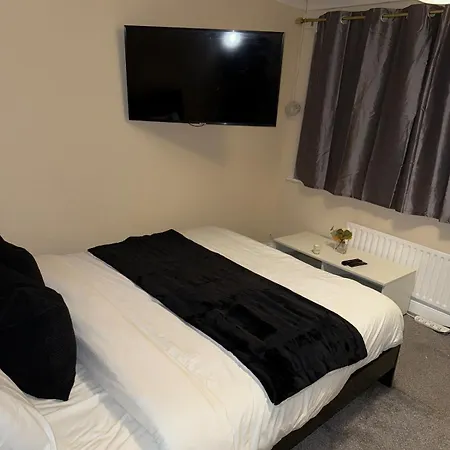 Cozy Two Bedroom In Welling Holiday home