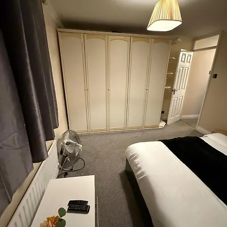 Holiday home Cozy Two Bedroom In Welling *