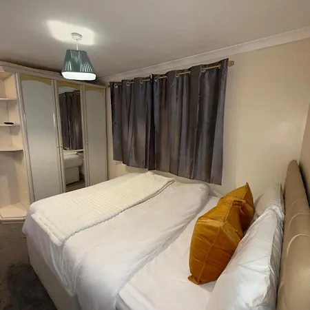 Cozy Two Bedroom In Welling Plumstead (Greater London)