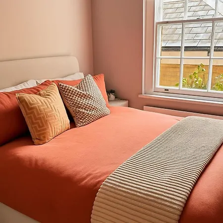 Stunning 2br In The Heart Of Chelsea Apartment