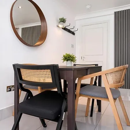 Apartment Kensington 2 Bed With Garden *