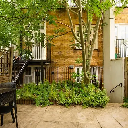 Apartment Kensington 2 Bed With Garden London