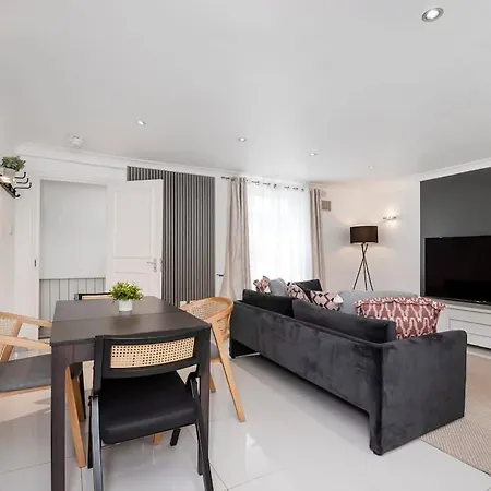 Apartment Kensington 2 Bed With Garden London