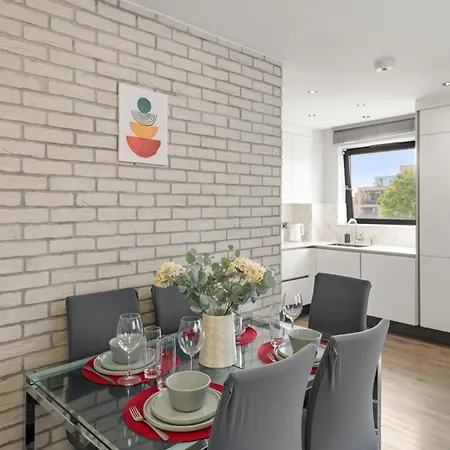 Modern 3 Bed In Acton, Perfect For Business & Contractors With Free Parking Apartamento Londres