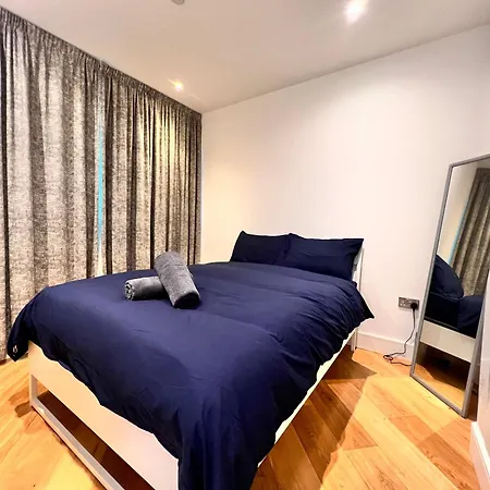 Modern Flat In Near Heathrow * Hounslow