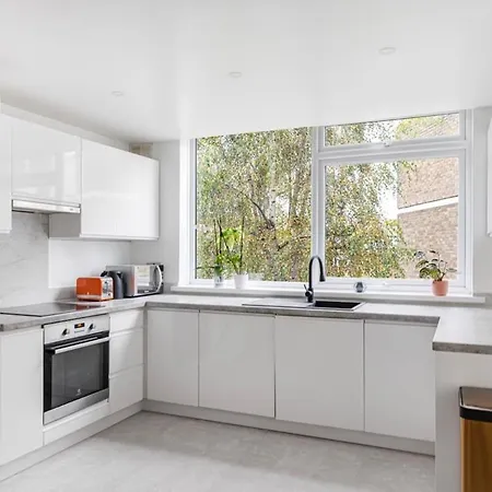 Beautiful Flat With Parking Close To Palace Apartment