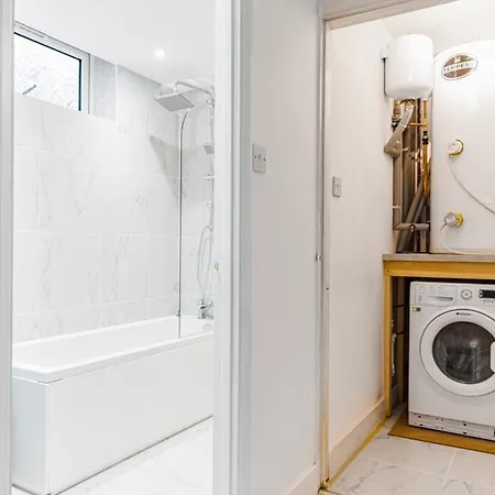 Apartment Beautiful Flat With Parking Close To Palace Eltham