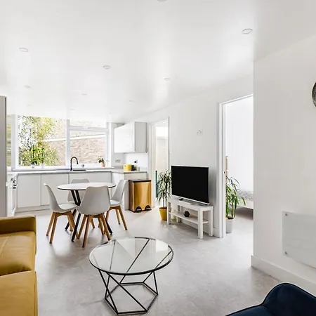 Beautiful Flat With Parking Close To Palace Apartment