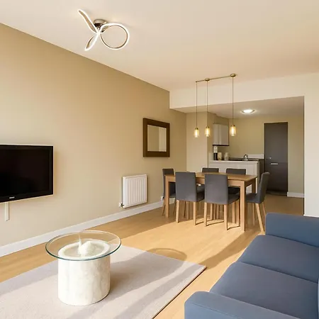 East Side 2 Bed Duplex 伦敦