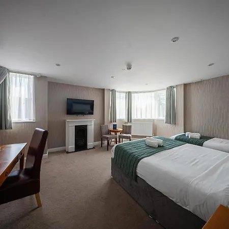 The Clarendon 3* Blackheath