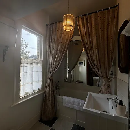 Vintage-inspired 1bd Flat In De Beauvoir Town 伦敦