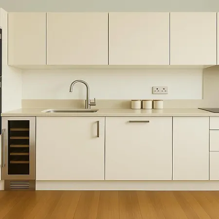Modern & Quiet Islington Near King's Cross Apartment *