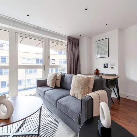 Modern & Quiet Islington Near King's Cross Apartment