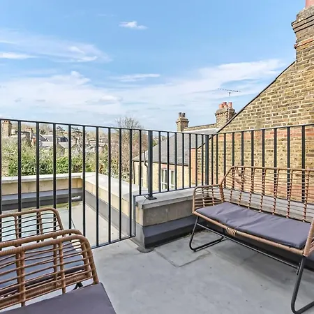 Bright And Airy 2br Flat In Apartment *