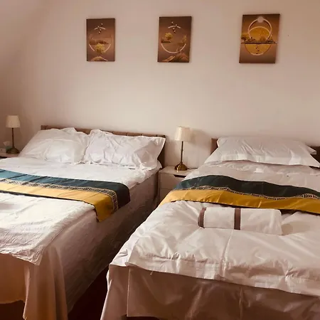 4 Bed House With Garden Holiday home *