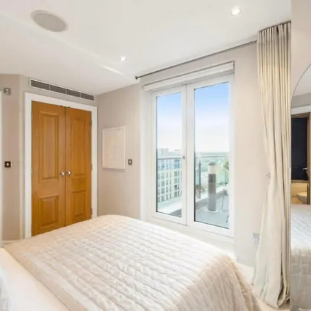 Chelsea Harbour Two En-suite Bed Apartment London