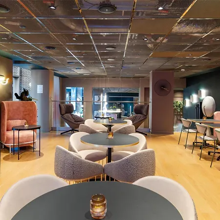 Yotel Hotel 4*