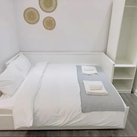 Hackney By Sleepy Apartment *