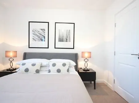Apartment The O2 Waterfront *