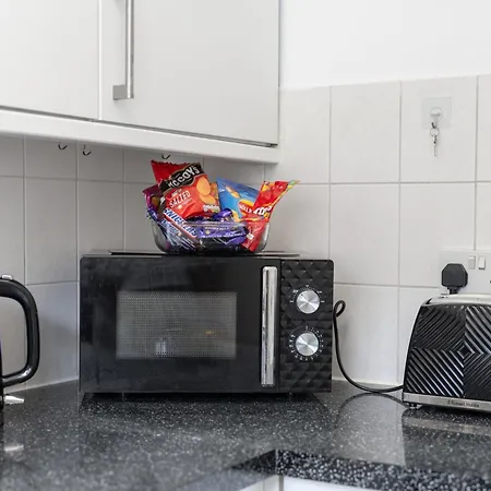 Dockside - 5 Comfy Beds-perfect For Contractors And Families- Free Parking Holiday home *